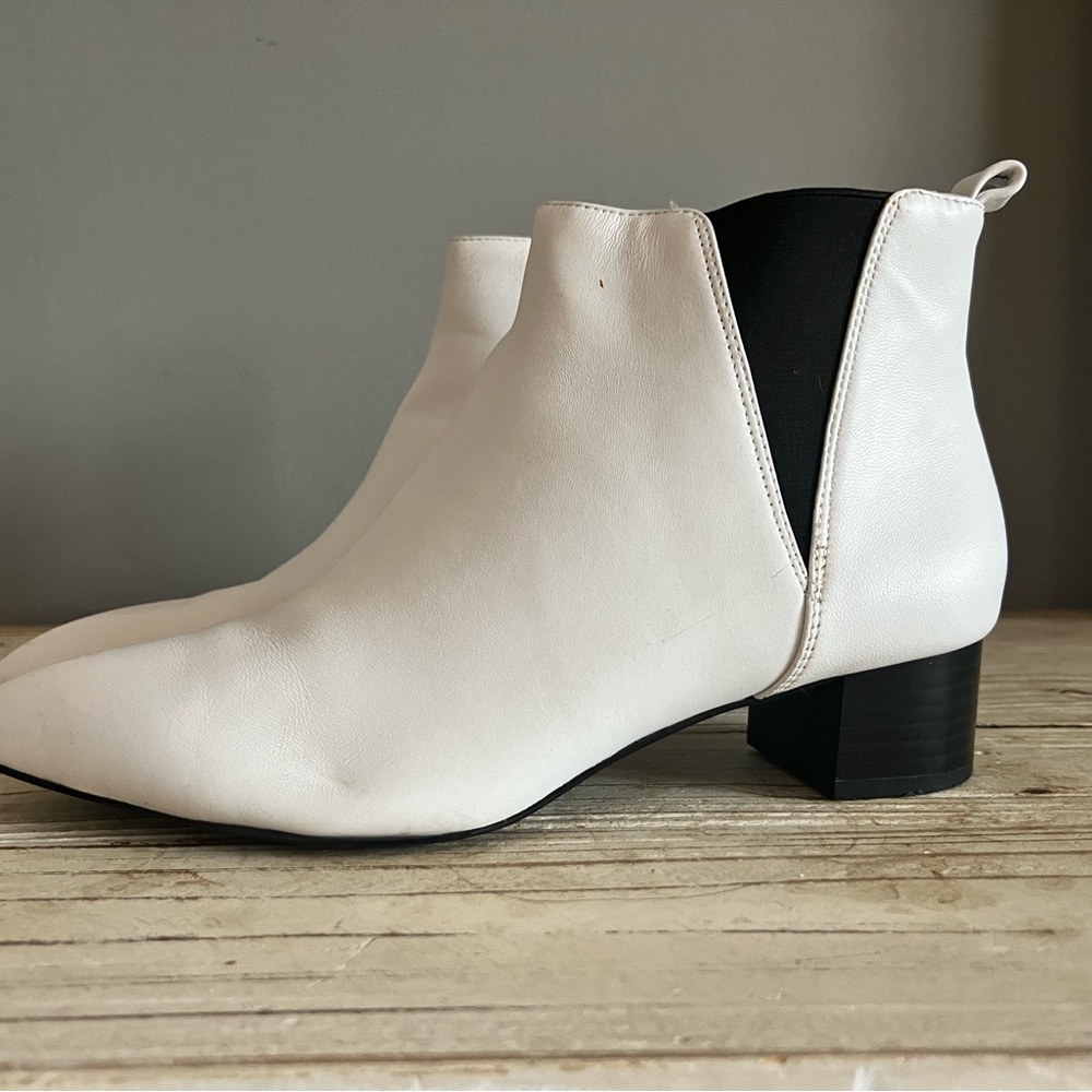 Nine West White Chelsea Ankle Boots with Black Elastic Panel